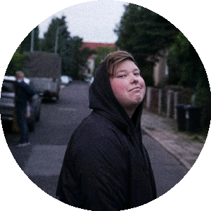 BioLink profile picture for @halfway