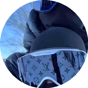BioLink profile picture for @plugs