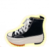 12.sepatu converse