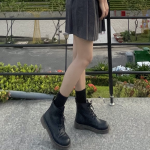 Boots Dr. Martens cân hết mọi outfit
