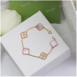 Clover bracelet