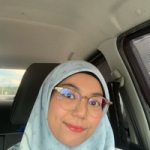 61. Wardah moist dew tint